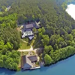 בית נופש Ferienhaeuser Im Naturresort